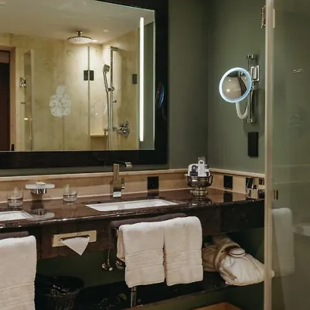 מלון Interalpen-hotel Tyrol 5*