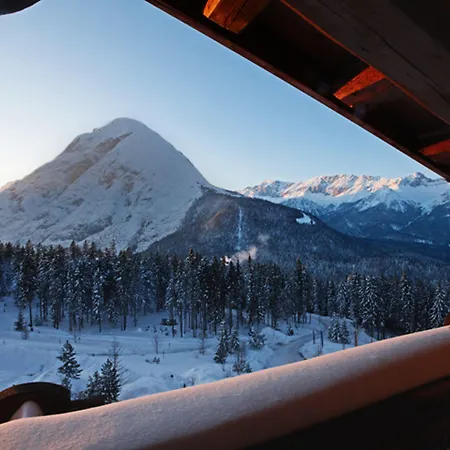 Interalpen-hotel Tyrol ホテル