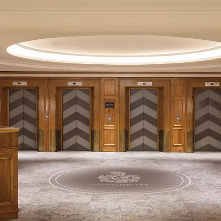 Interalpen-hotel Tyrol ホテル