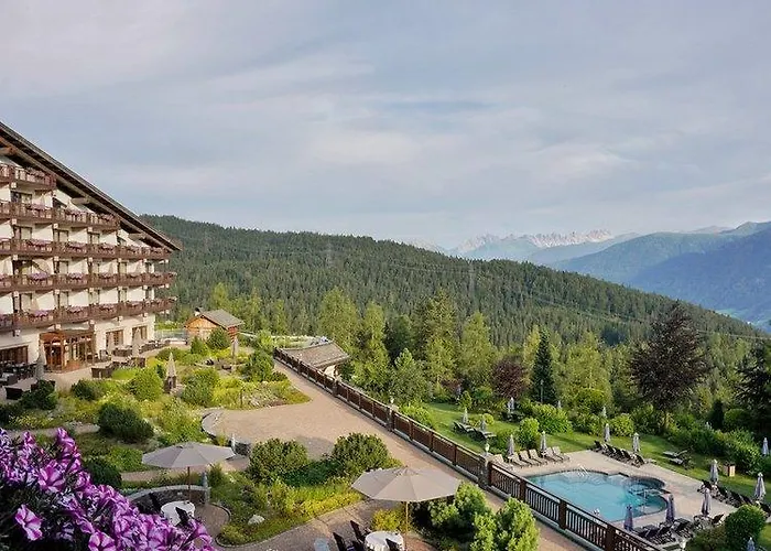Interalpen-hotel Tyrol Отель Тельфс