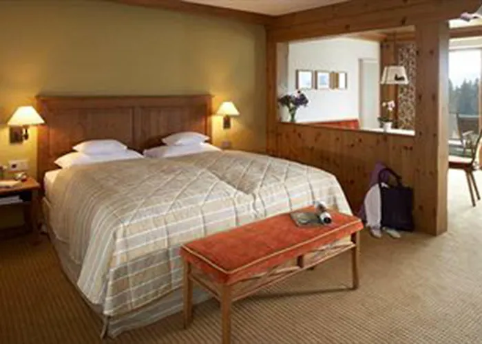 Отель Interalpen-hotel Tyrol Тельфс