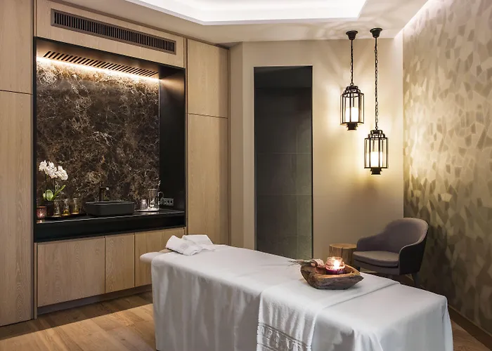 Interalpen-hotel Tyrol Отель