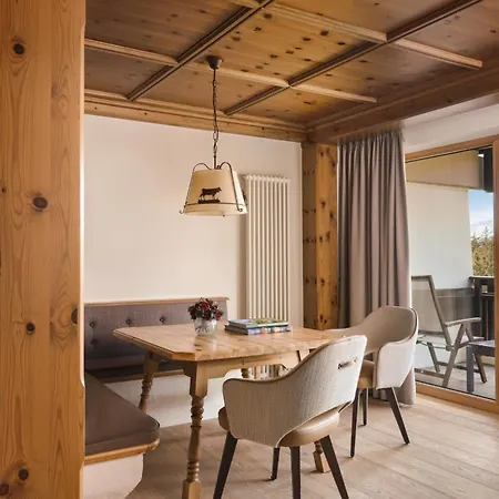 Interalpen-hotel Tyrol מלון